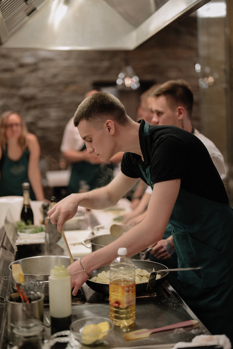 Кавказская кухня: Рыба под соусом бажа